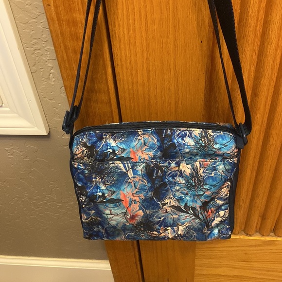 Hedgren RFID protected multicolor nylon crossbody with adjustable strap - Picture 3 of 12